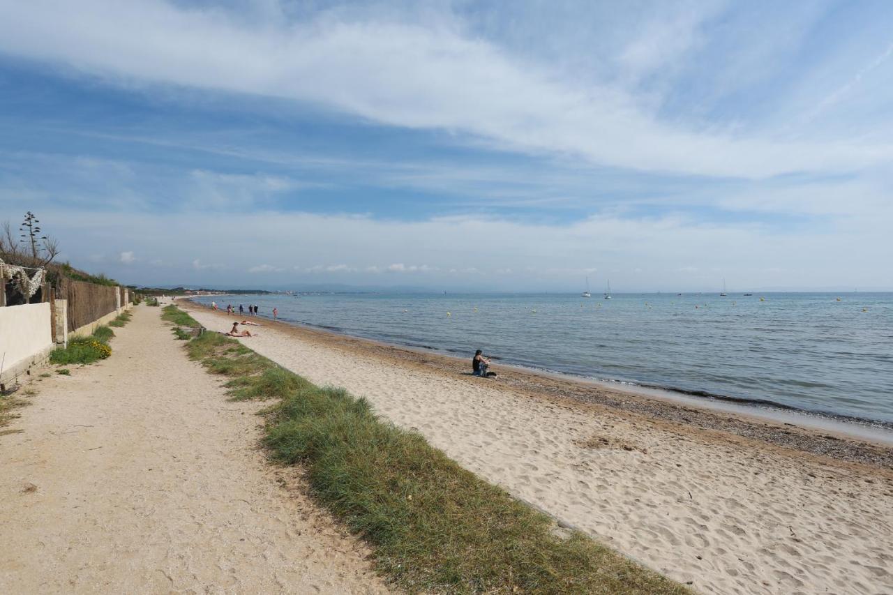 Appartements Acces Prive Plage De La Bergerie Hyères Exterior foto